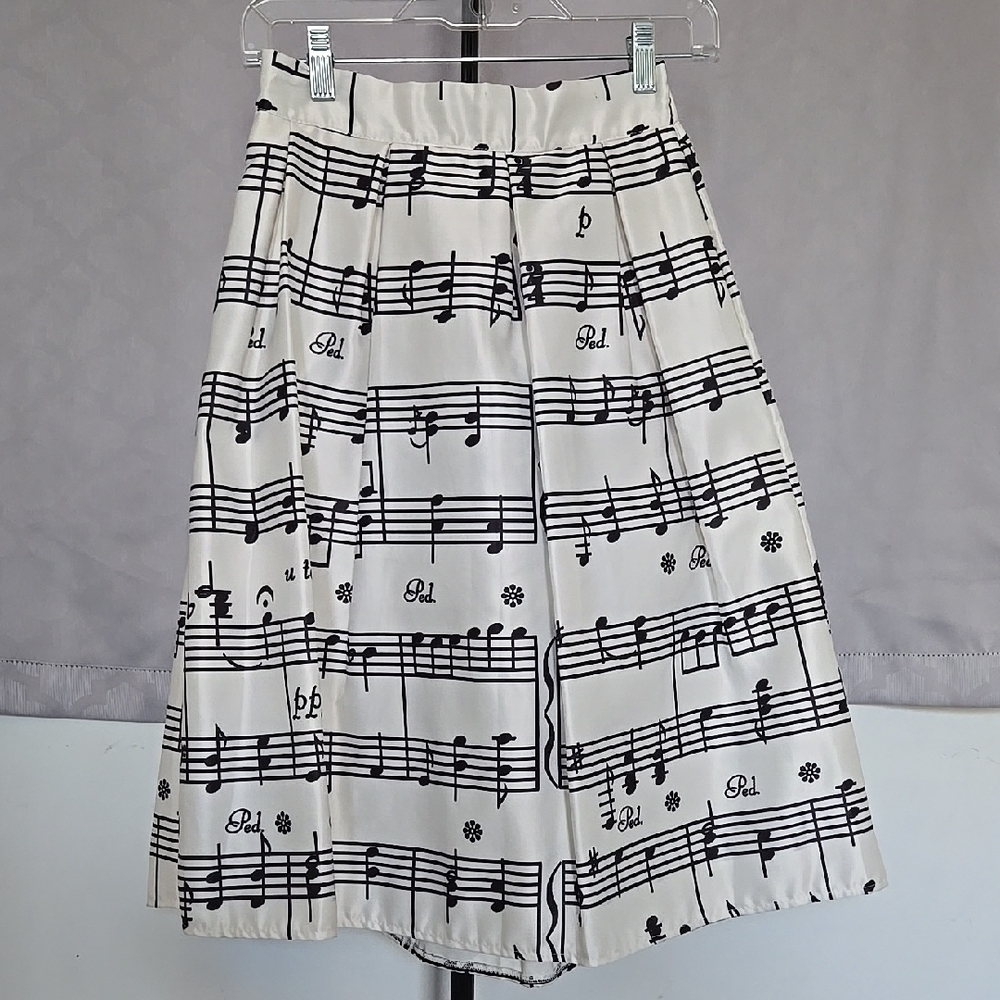 Musical Note Print Skirt - Black and White